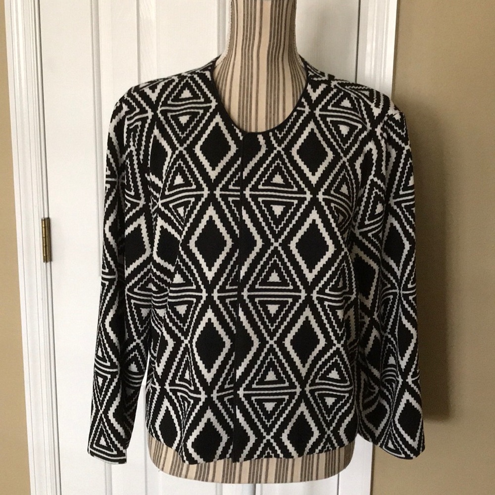 Short knit jacket/blazer